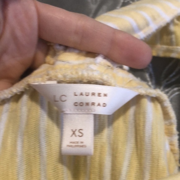 Women’s ruffled tank top - Picture 3 of 3